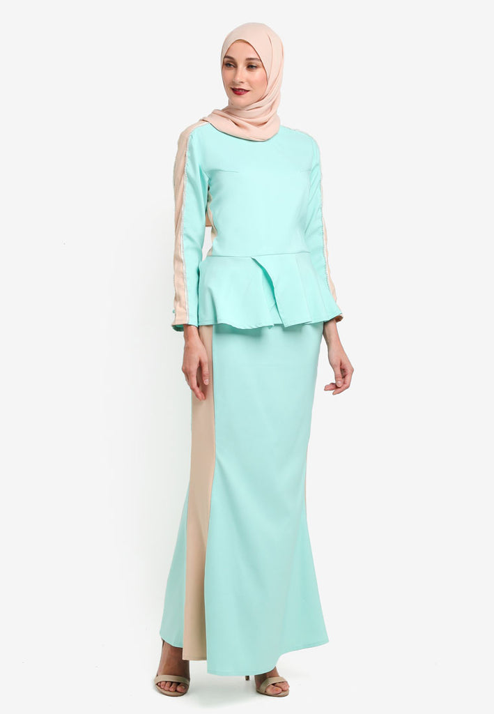 VERSAILLES COLOUR BLOCK WITH PEARLS - LIGHT BLUE