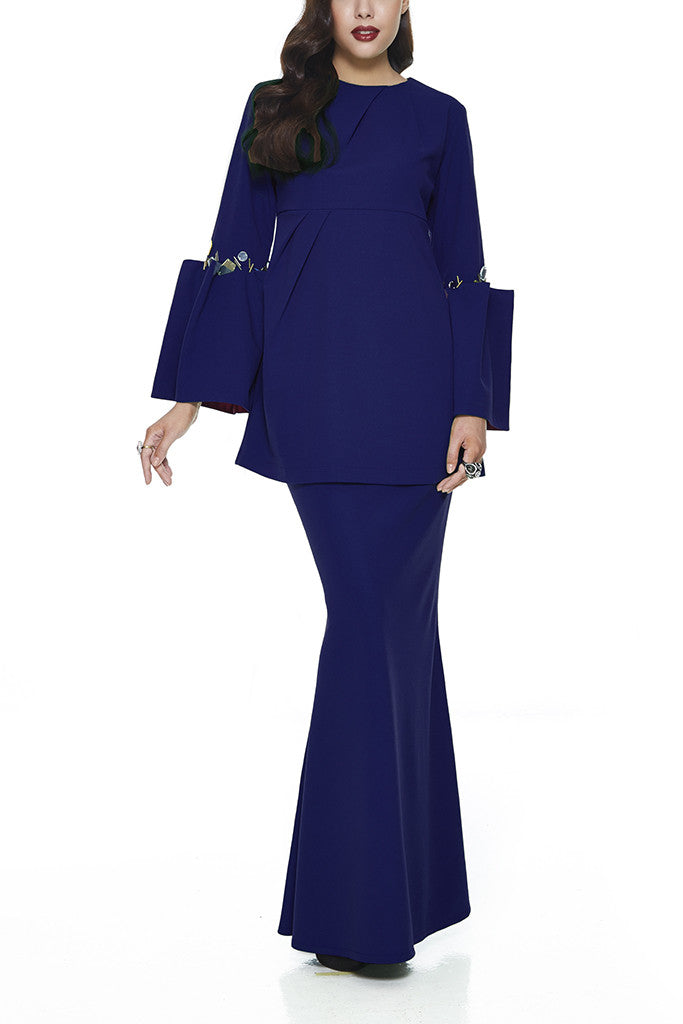 BLUE KESUM - MODERN EMPIRE CUT WITH PLEATED BELL SLEEVES BAJU KURUNG (NAVY BLUE)