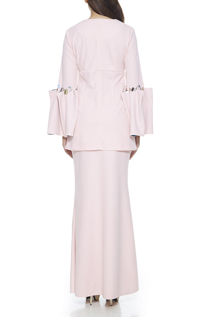PINK KESUM : MODERN EMPIRE CUT WITH PLEATED BELL SLEEVES BAJU KURUNG (PINK)