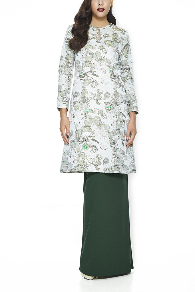 GREEN THYME - JACQUARD A-LINE BAJU KURUNG JOHOR WITH INTRICATE BEADINGS AND FRONT PANEL WITH POCKETS (GREEN)