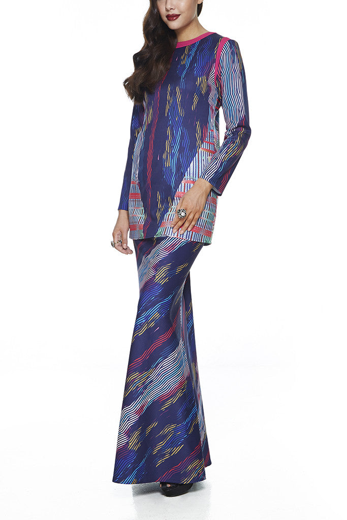 LAVENDER - MODERN KURUNG WITH COLOUR CONTRASTING NECKLINE ON SHOULDER  FEATURES 2 EXCLUSIVE PRINTS PANELLINGS ON THE TOP (MULTICOLOUR)