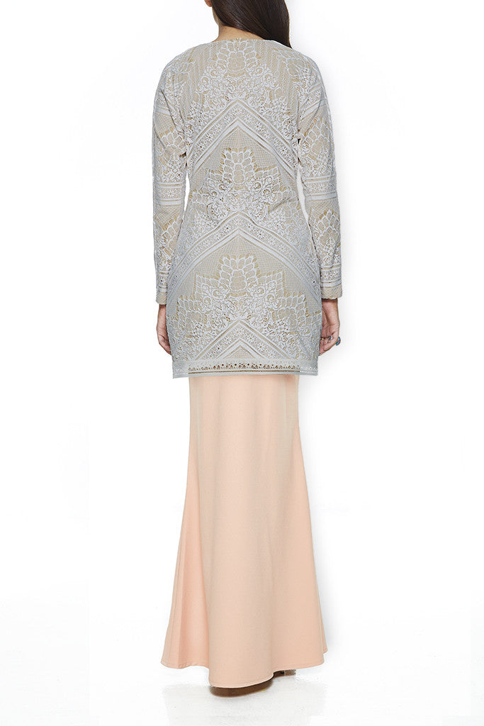 GREY JINTAN - MODERN BAJU KURUNG WITH 3 VIBRANT EMBROIDERED LACE PANELLINGS (GREY)